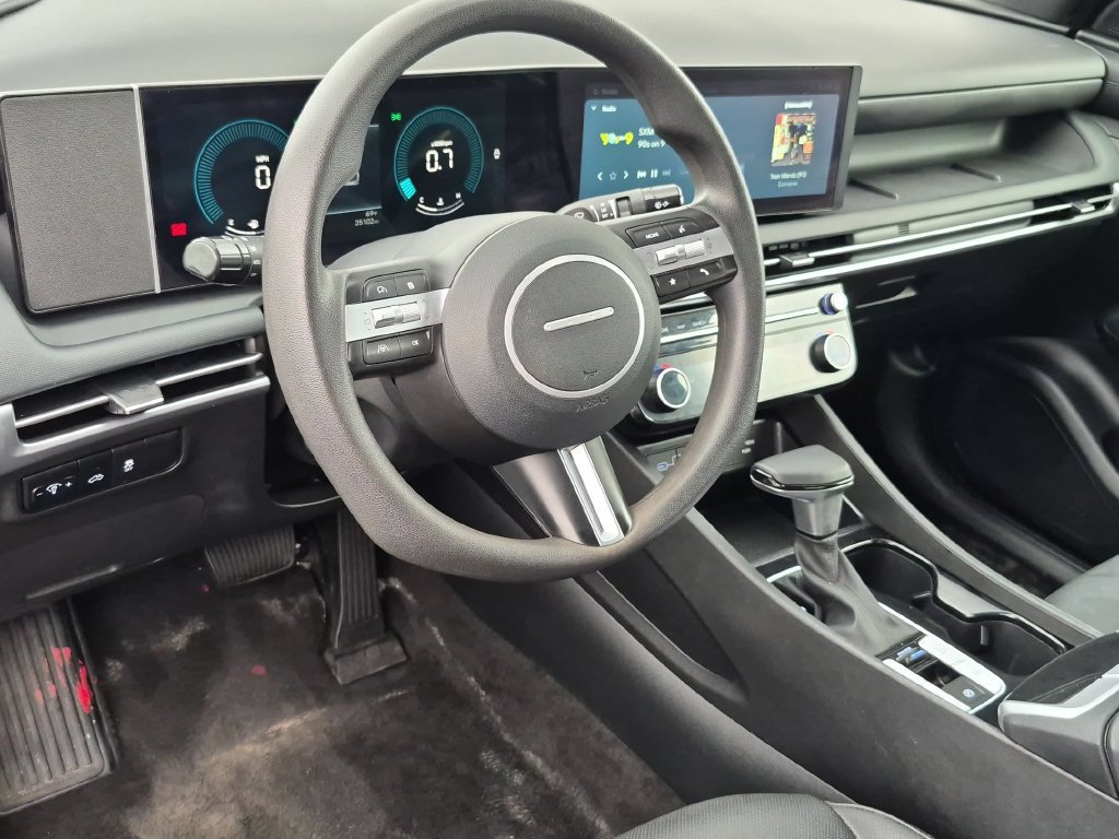 Used 2025 Hyundai Santa Cruz SEL FWD image 15