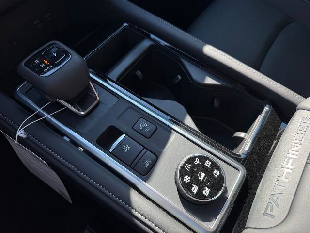 New 2026 Nissan Pathfinder SL image 25