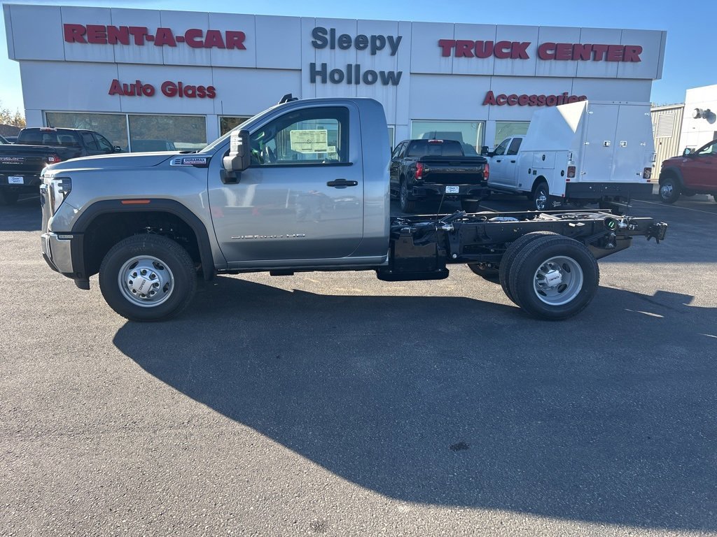 New 2026 GMC Sierra 3500 Pro w/ Convenience Package image 2