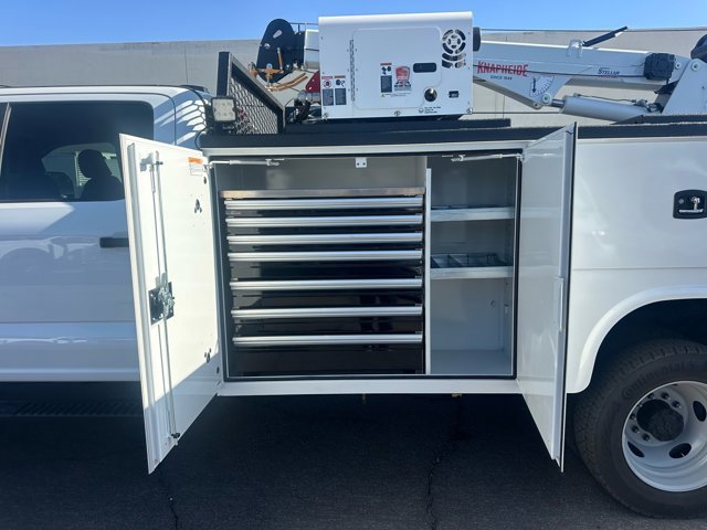 New 2024 Ford F550 4x4 Crew Cab Super Duty image 16