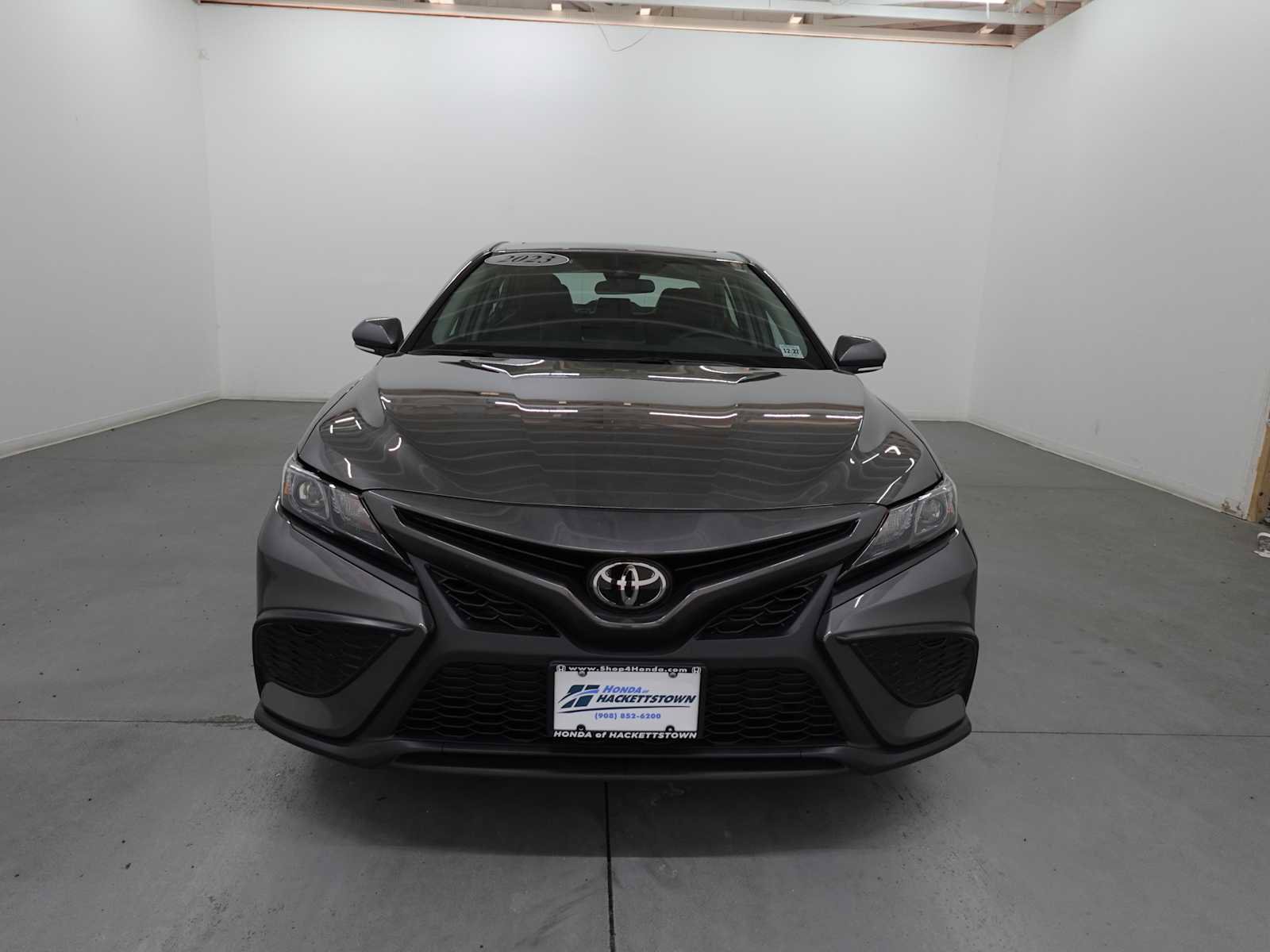 Used 2023 Toyota Camry SE w/ Cold Weather Package AWD/4WD image 2