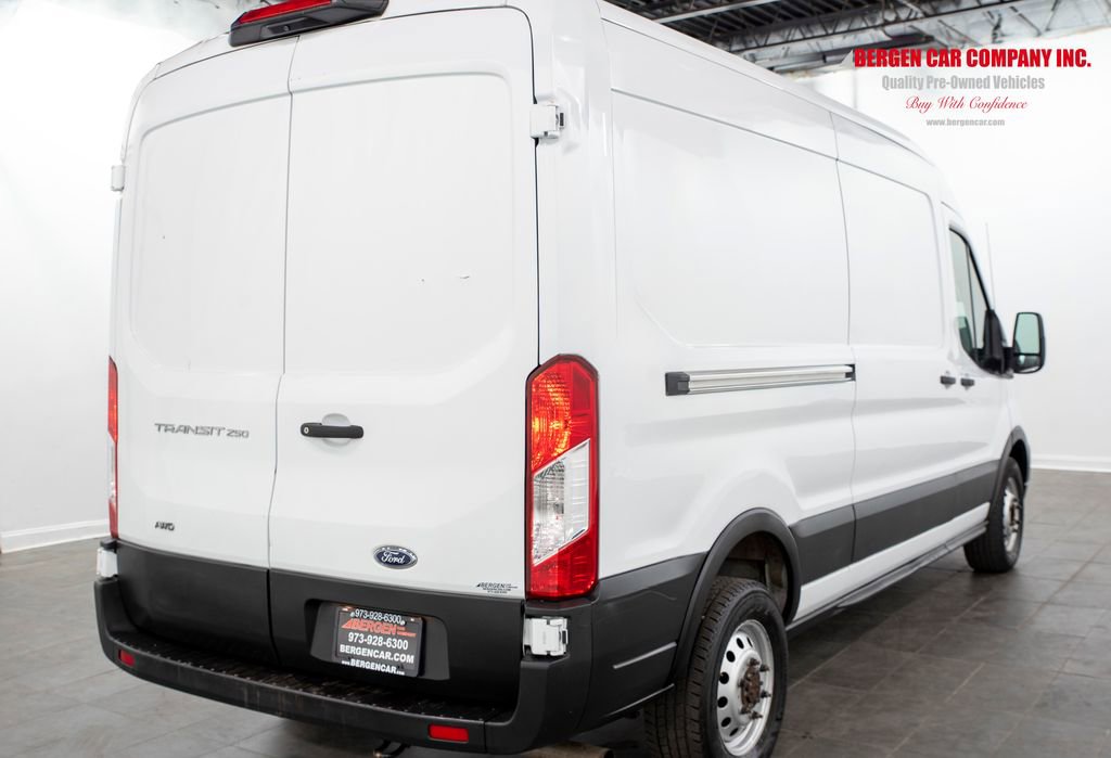 Used 2022 Ford Transit 250 Medium Roof AWD image 11