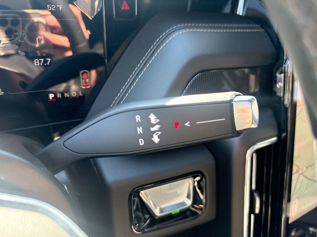 New 2026 GMC Yukon XL Elevation w/ Elevation Premium Package AWD/4WD image 16