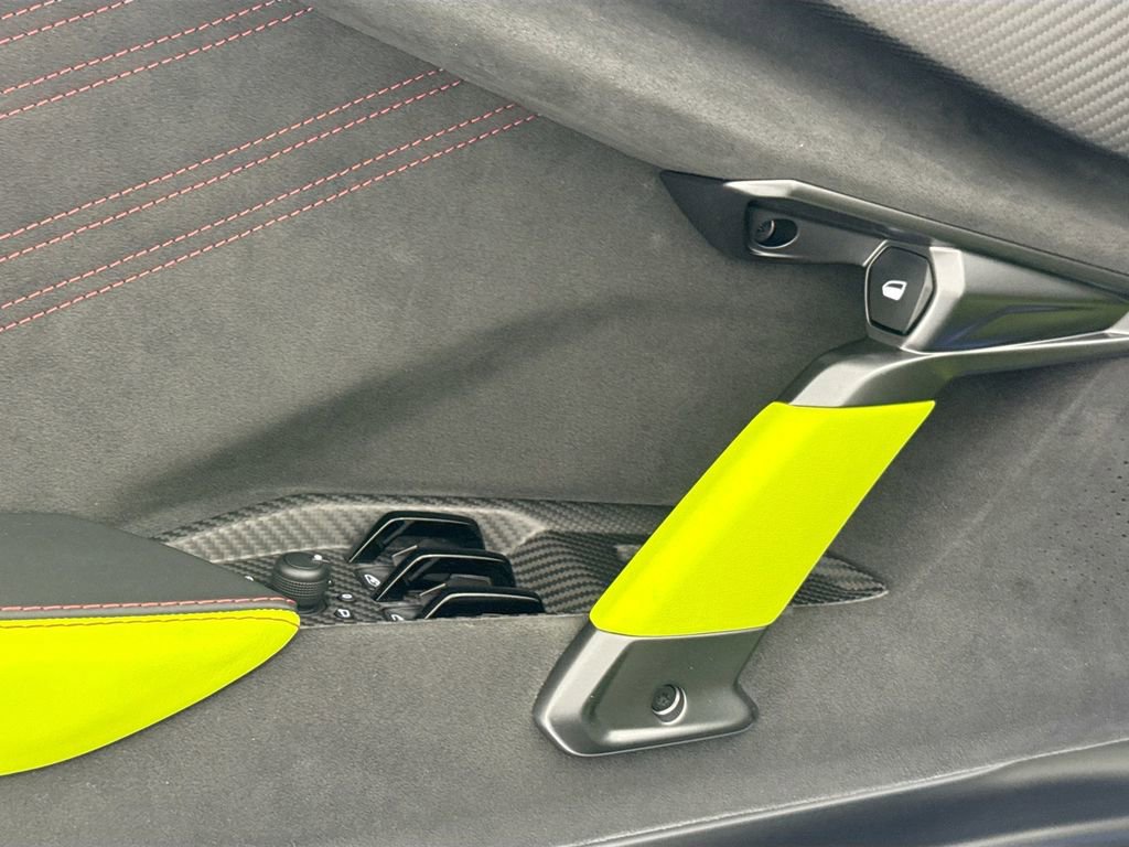 Used 2026 Lamborghini Revuelto AWD/4WD image 18