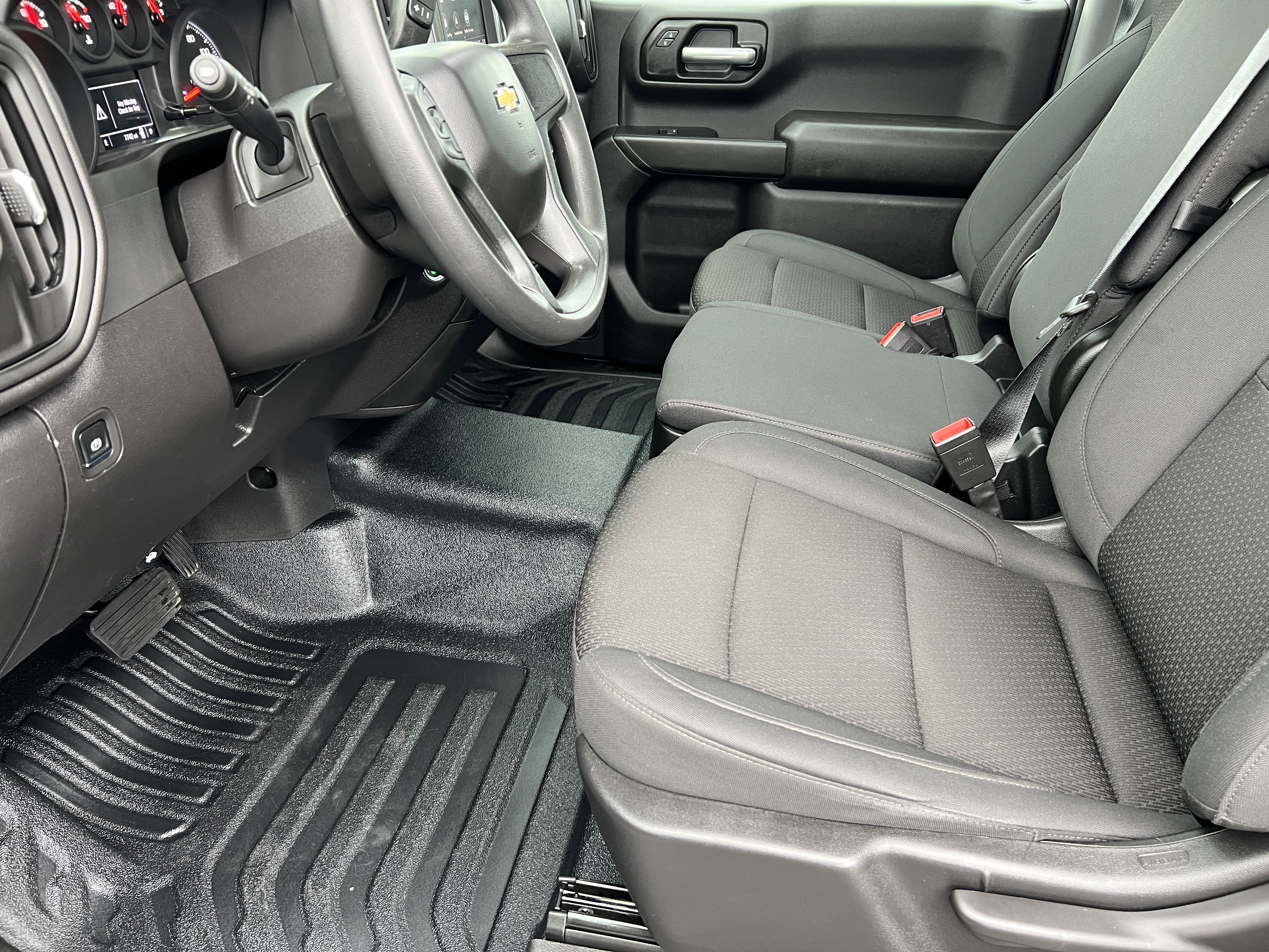 Used 2025 Chevrolet Silverado 1500 W/T RWD image 13