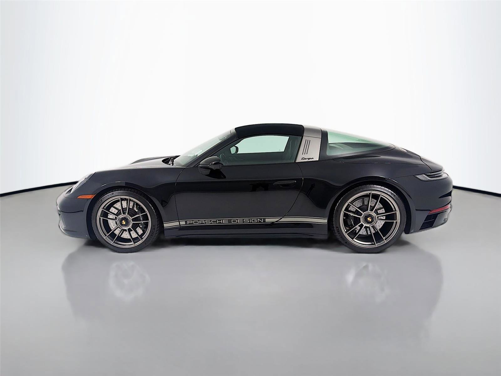 Certified 2023 Porsche 911 50th Anniversary Edition AWD/4WD image 2