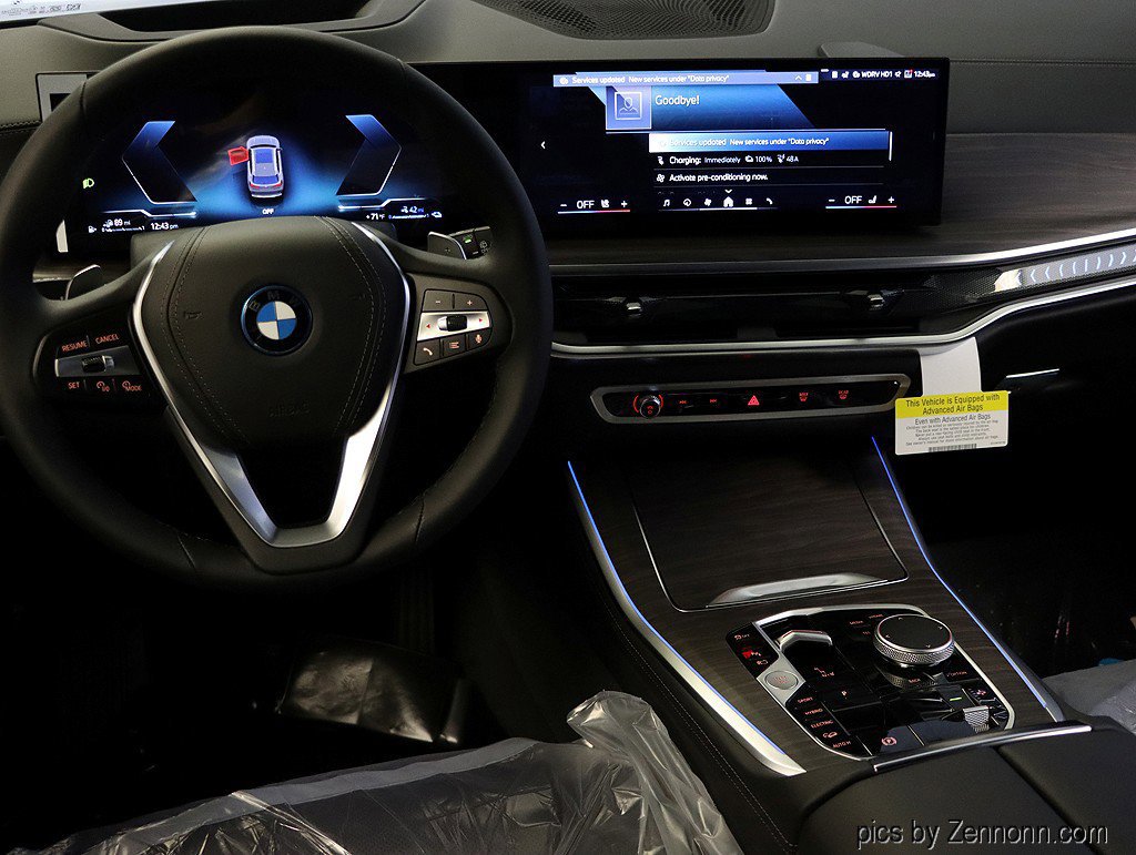 Used 2026 BMW X5 xDrive50e w/ Climate Comfort Package image 14