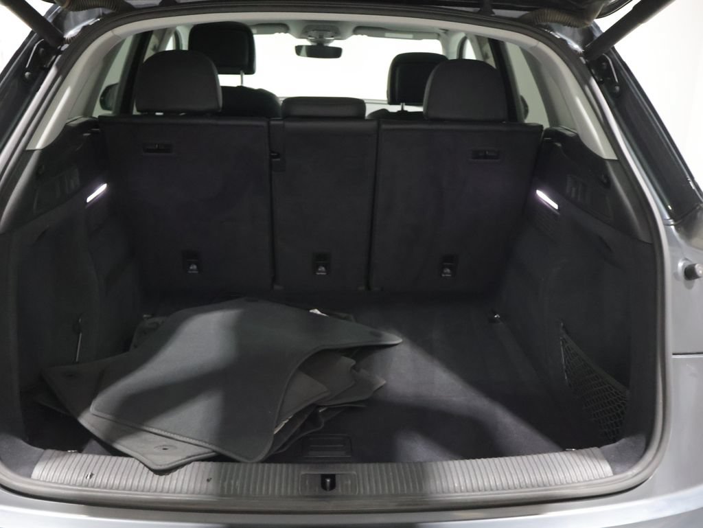 Used 2018 Audi Q5 2.0T Premium Plus w/ Premium Plus Package AWD/4WD image 5