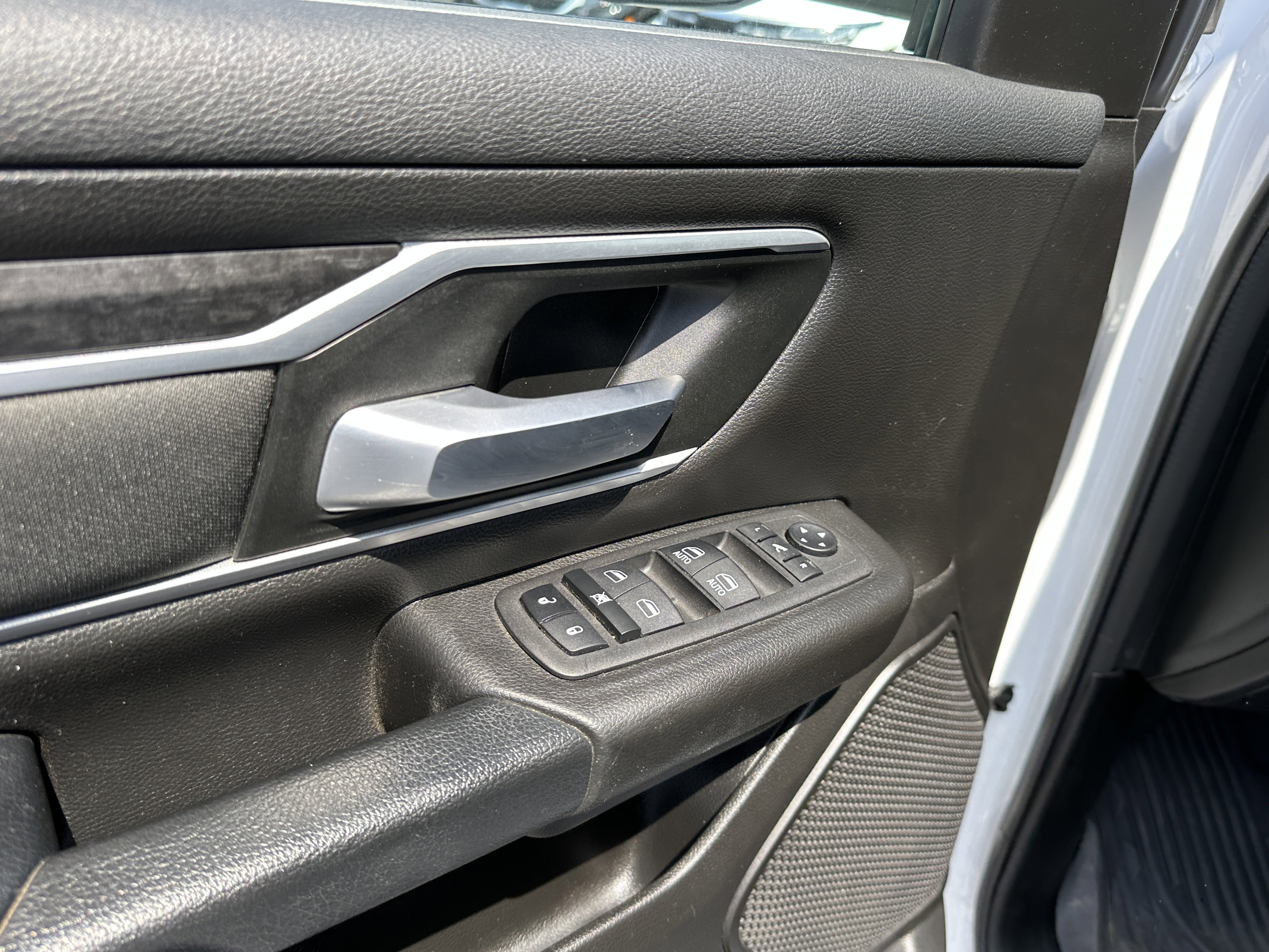 Used 2023 RAM 1500 Big Horn AWD/4WD image 23