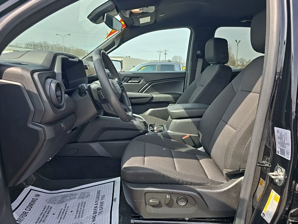 Used 2024 Chevrolet Colorado Trail Boss image 15