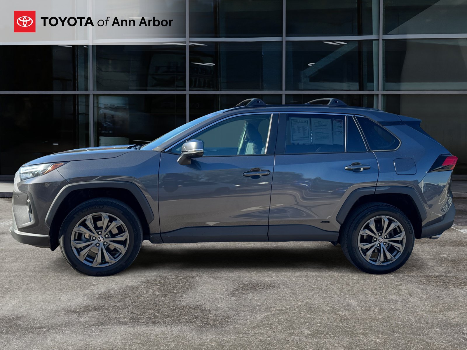 Used 2023 Toyota RAV4 XLE Premium AWD/4WD image 10