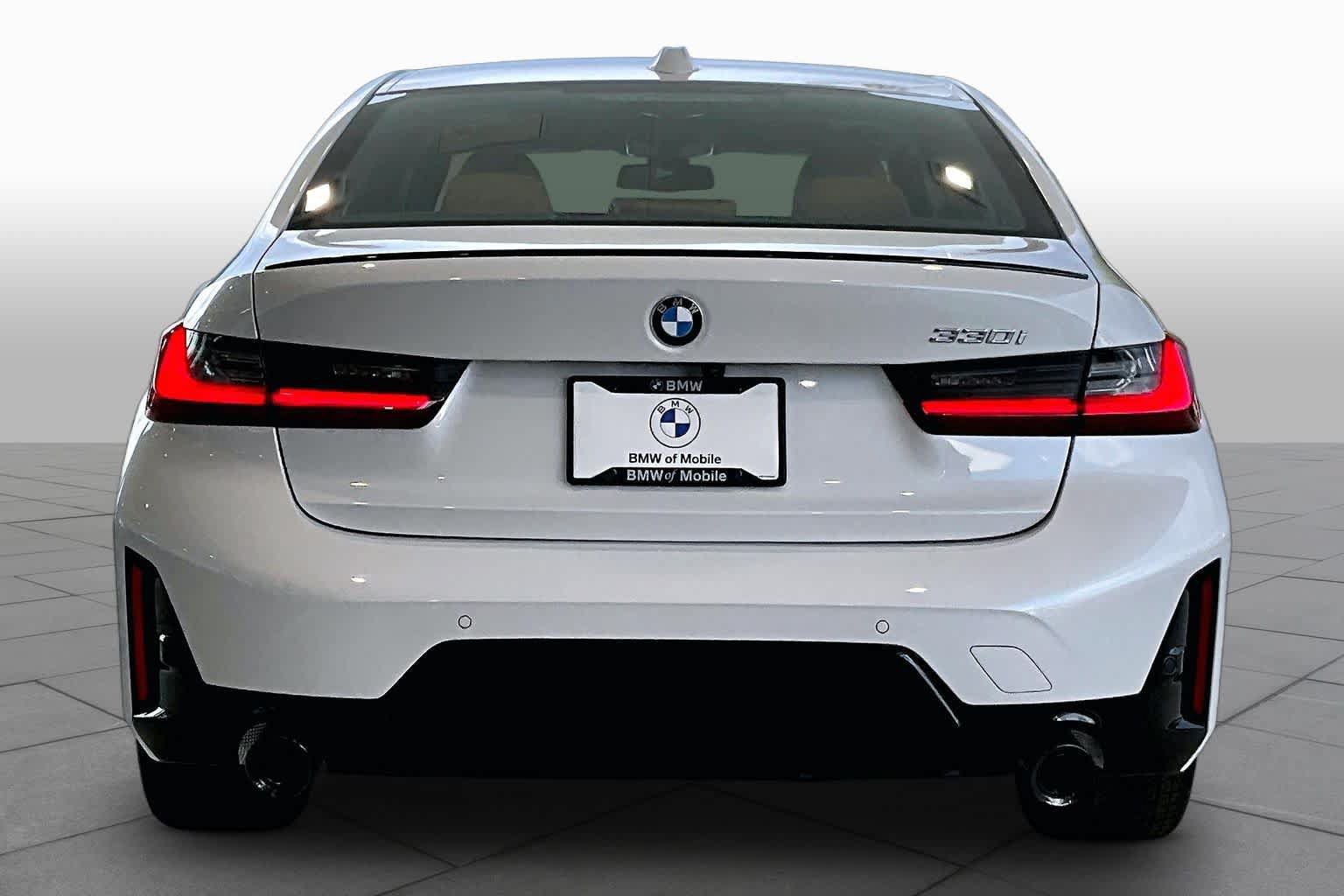 New 2026 BMW 330i Sedan w/ M Sport Package RWD image 4