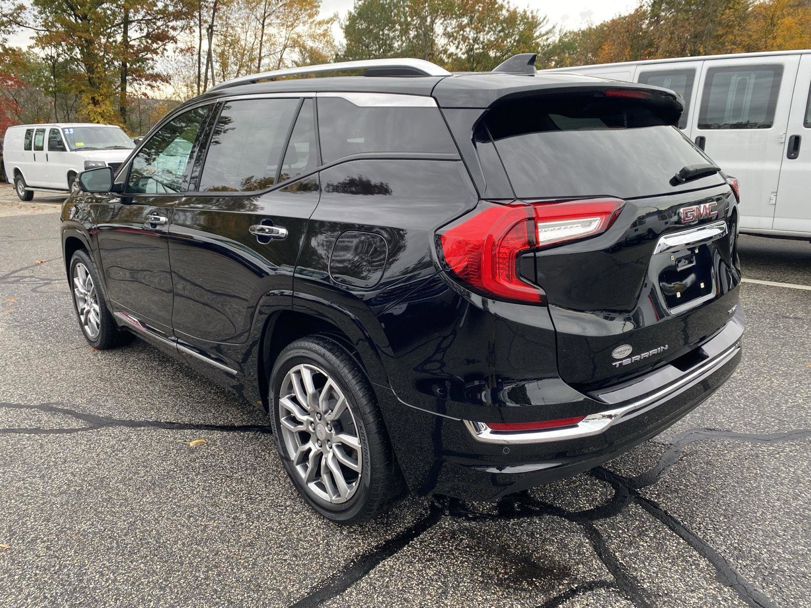 Used 2022 GMC Terrain Denali w/ LPO, Floor Liner Package image 5