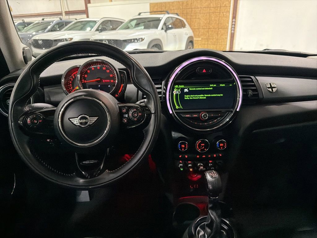 Used 2018 MINI Cooper 4-Door Hardtop image 28