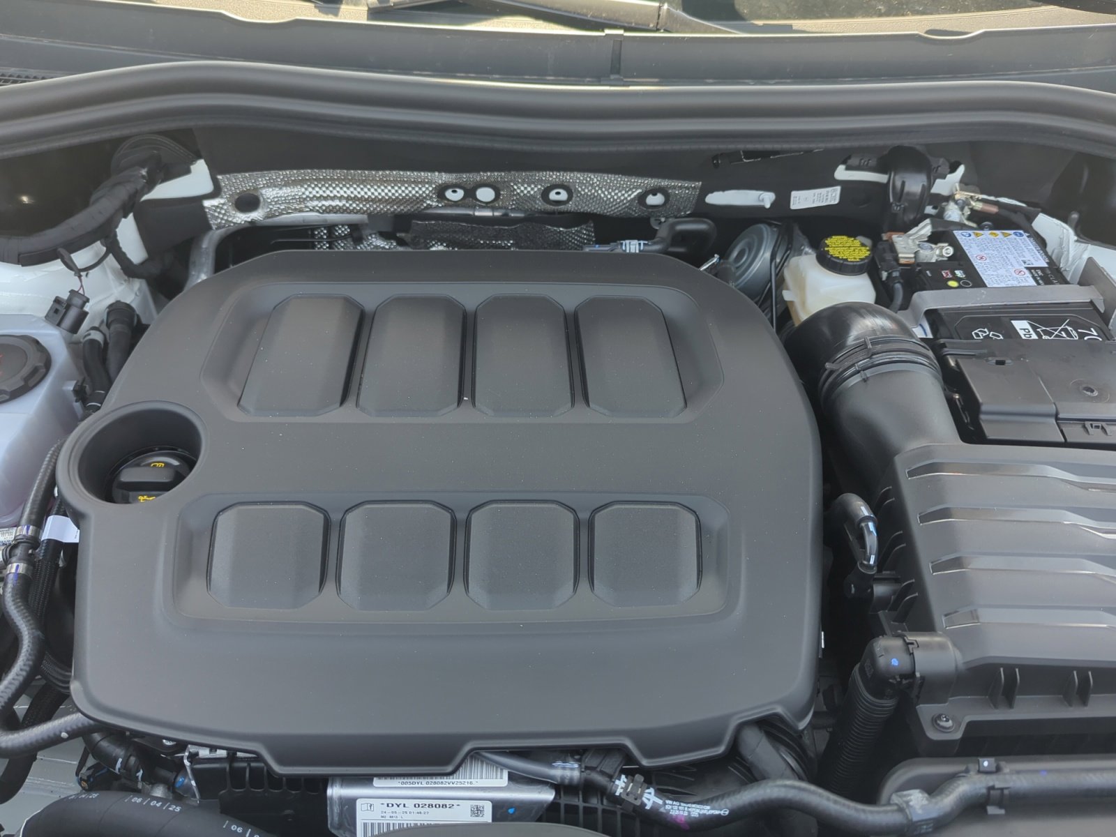 New 2025 Volkswagen Tiguan SE image 20