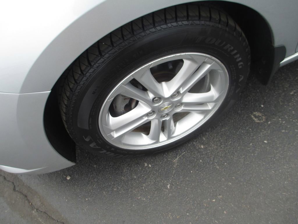 Used 2018 Chevrolet Cruze LT w/ Convenience Package FWD image 13