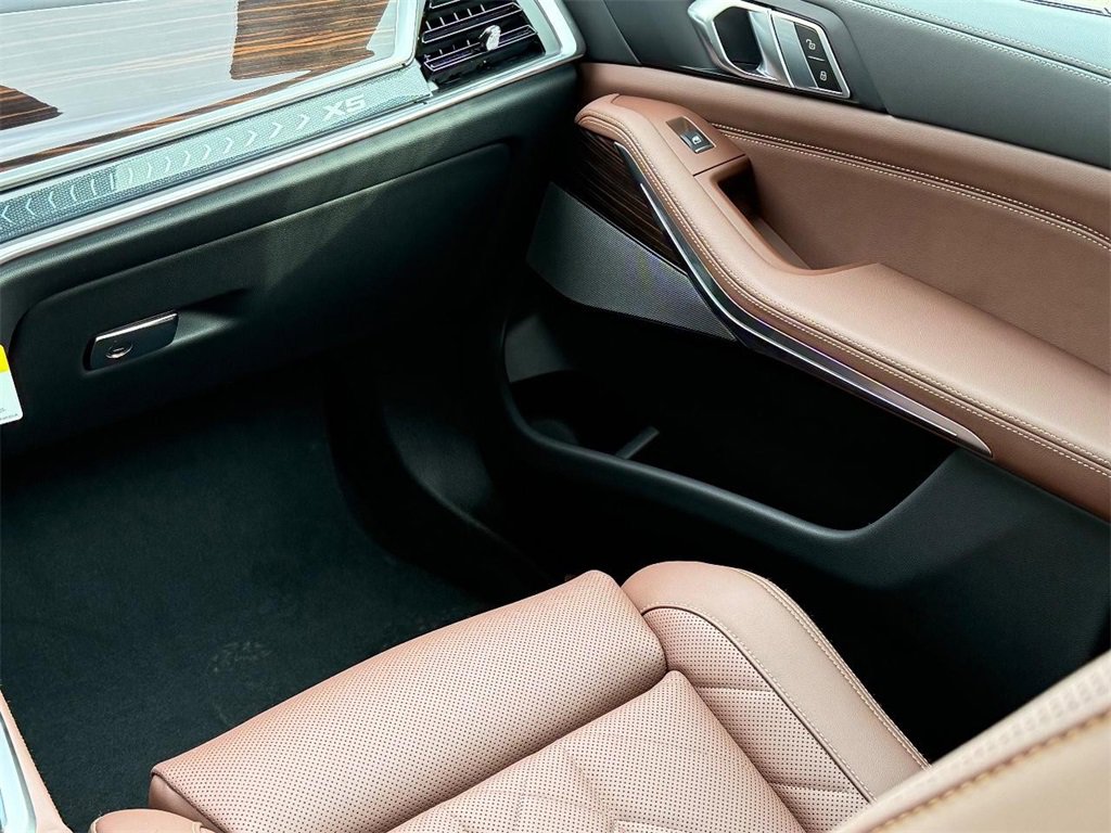 New 2026 BMW X5 xDrive50e w/ M Sport Package image 10