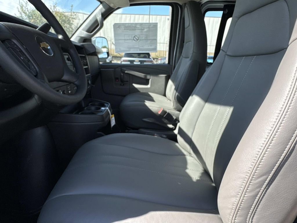 New 2025 Chevrolet Express 2500 w/ Enhanced Convenience Package image 16