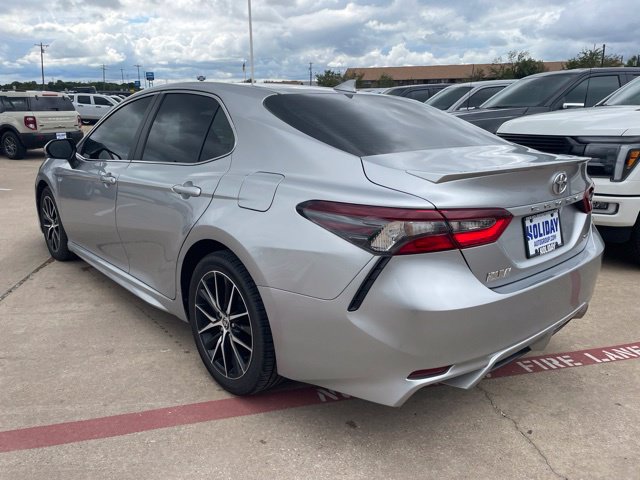 Used 2023 Toyota Camry SE FWD image 7