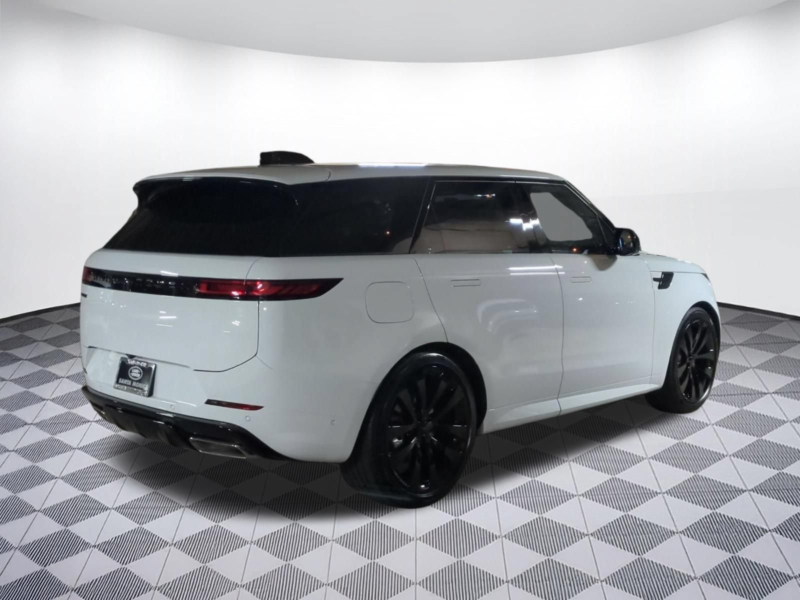 New 2026 Land Rover Range Rover Sport Dynamic SE AWD/4WD image 5