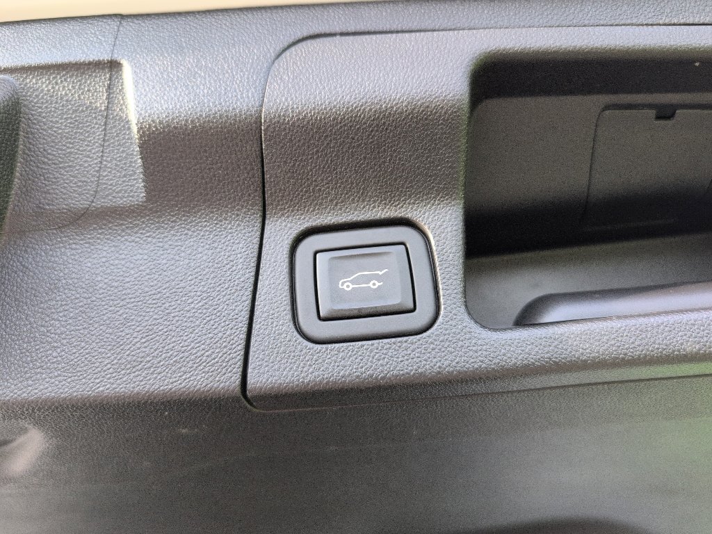 Used 2023 GMC Acadia SLT image 5