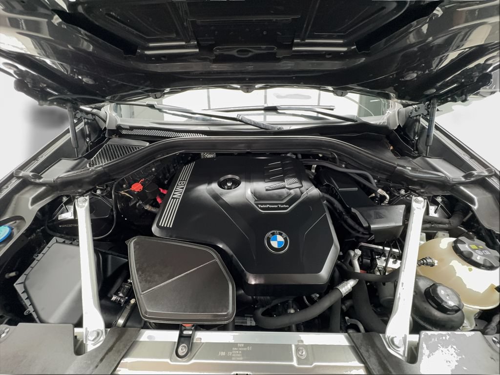 Used 2025 BMW X4 xDrive30i w/ M Sport Package AWD/4WD image 19