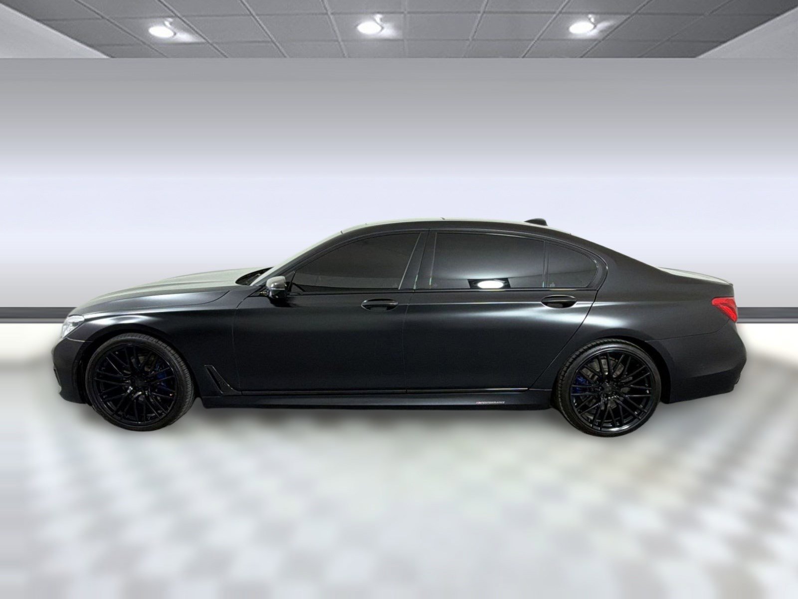 Used 2017 BMW 750i RWD image 2