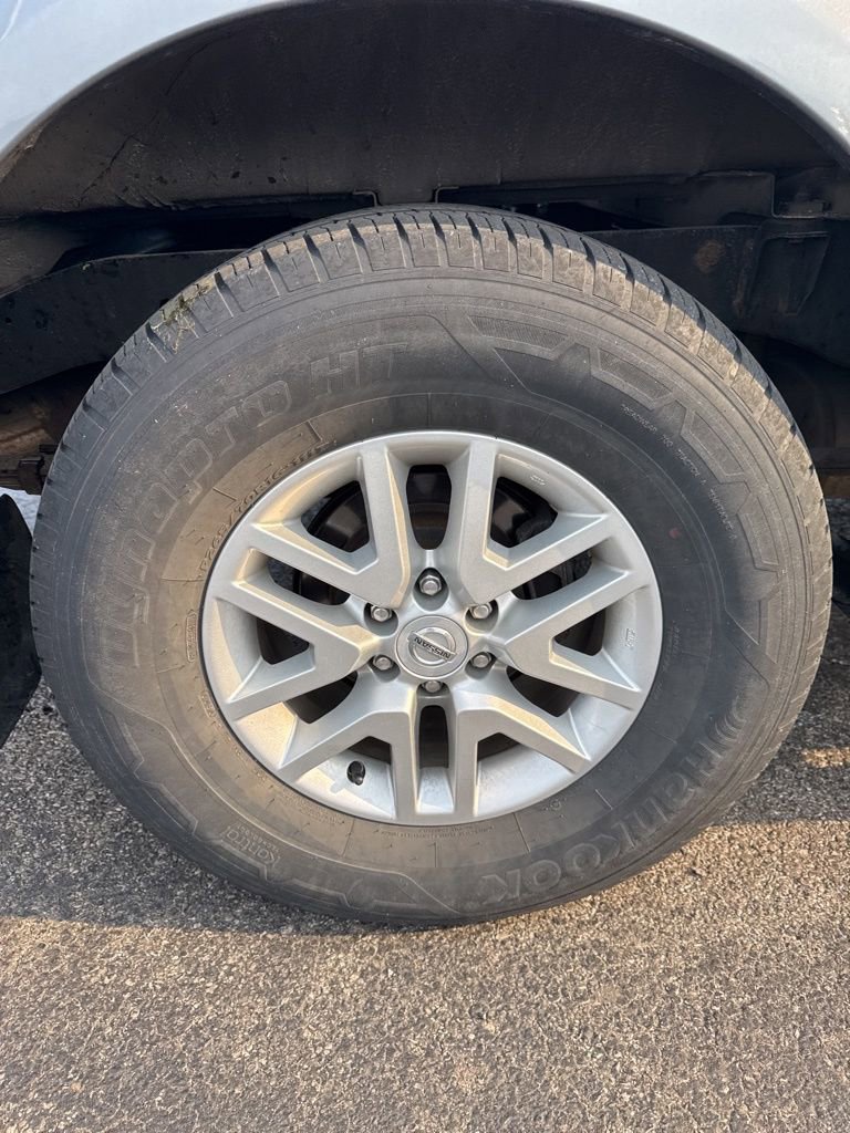 Used 2020 Nissan Frontier SV image 12