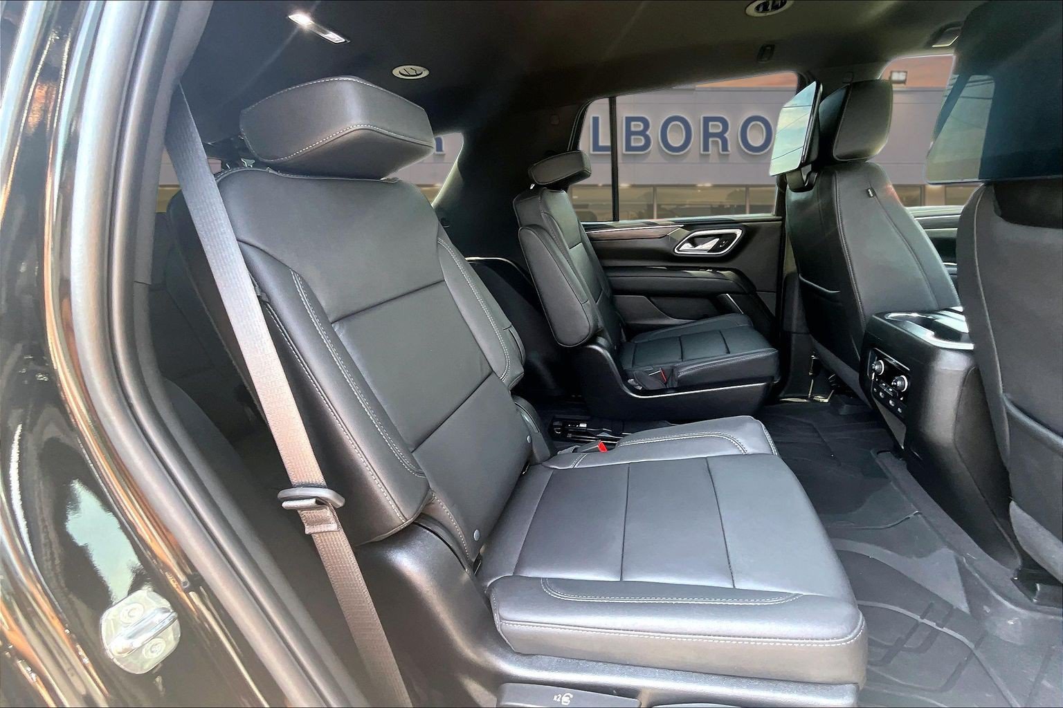 Used 2024 Chevrolet Tahoe Z71 w/ Z71 Off-Road Package AWD/4WD image 27