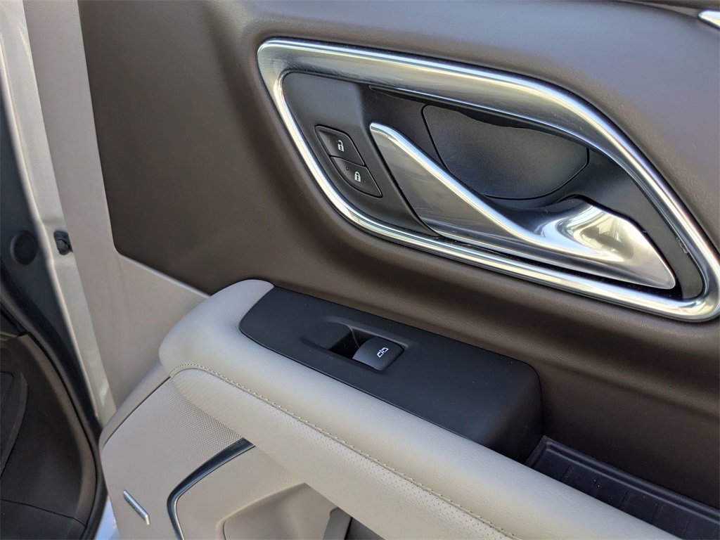 Certified 2024 GMC Yukon XL SLT w/ SLT Luxury Package image 29