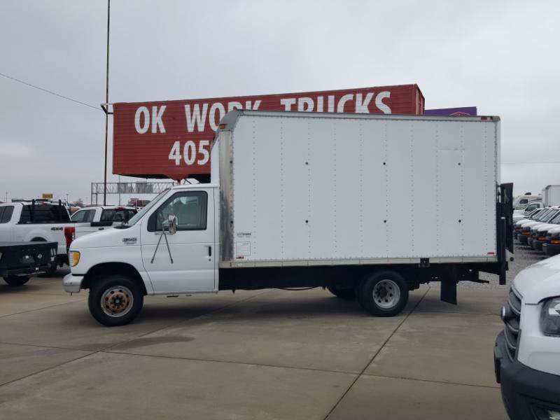 Used 1996 Ford E-350 and Econoline 350 RWD image 2