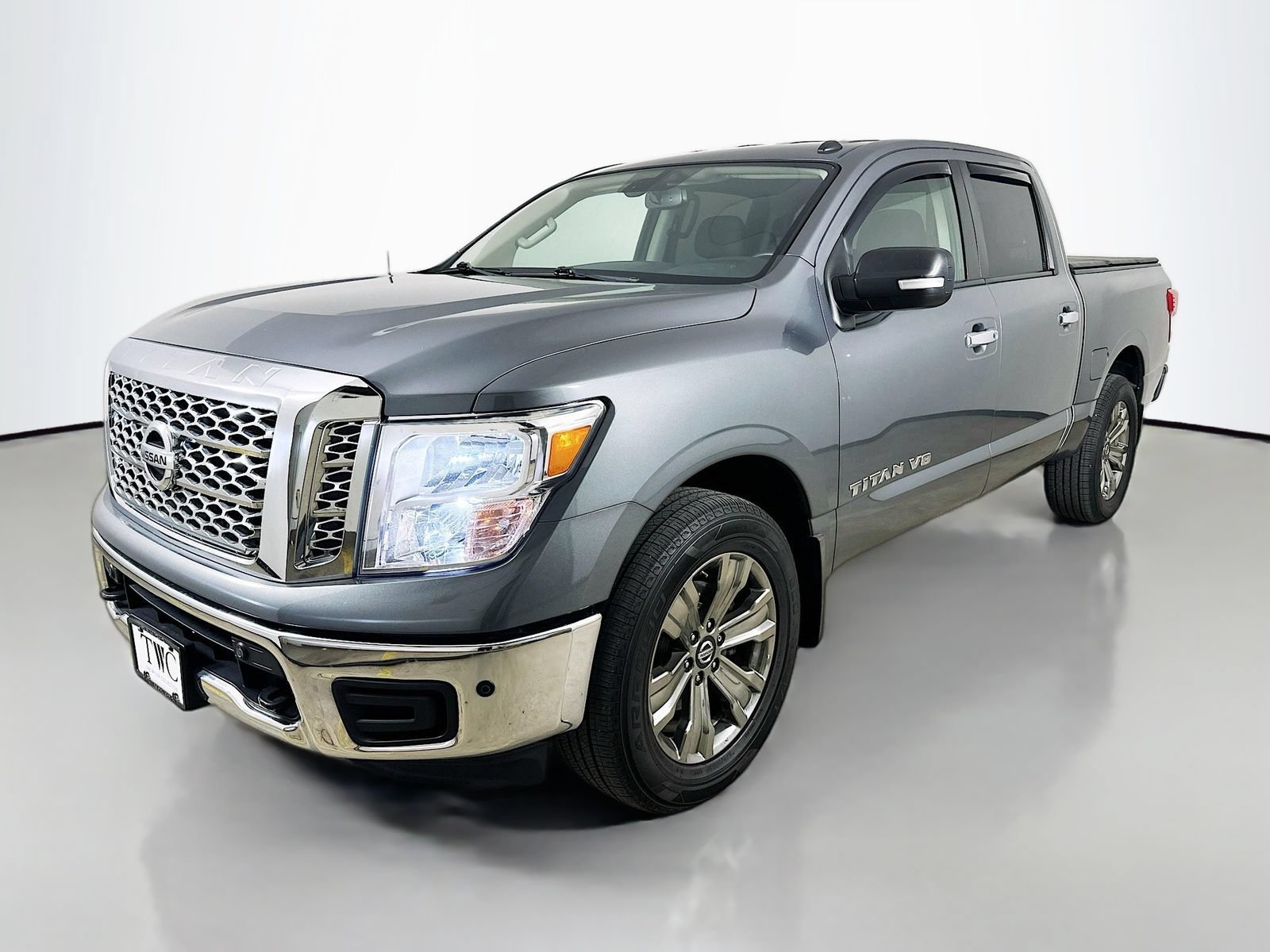 Used 2019 Nissan Titan SV w/ SV Convenience Package AWD/4WD image 1