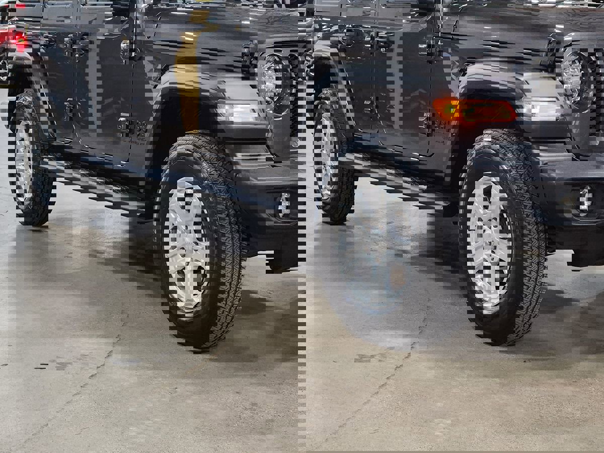 Used 2022 Jeep Wrangler Unlimited Sport image 16