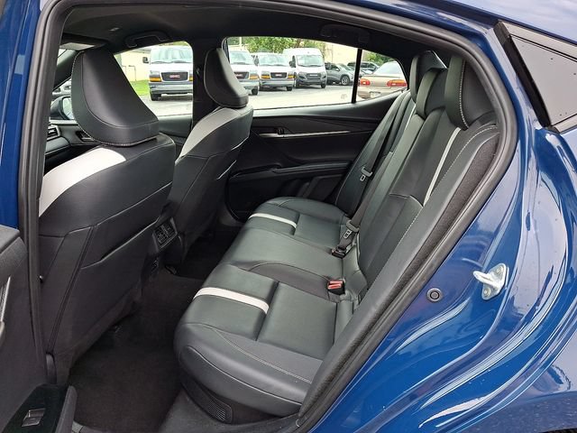 Used 2025 Toyota Camry SE FWD image 10