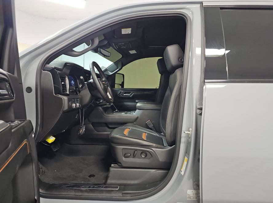 Used 2024 GMC Sierra 2500 AT4 w/ AT4 Premium Plus Package AWD/4WD image 7