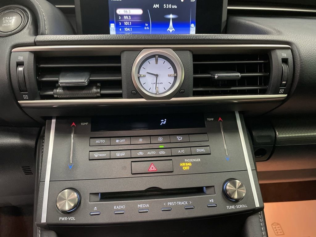 Used 2016 Lexus RC 200t image 24