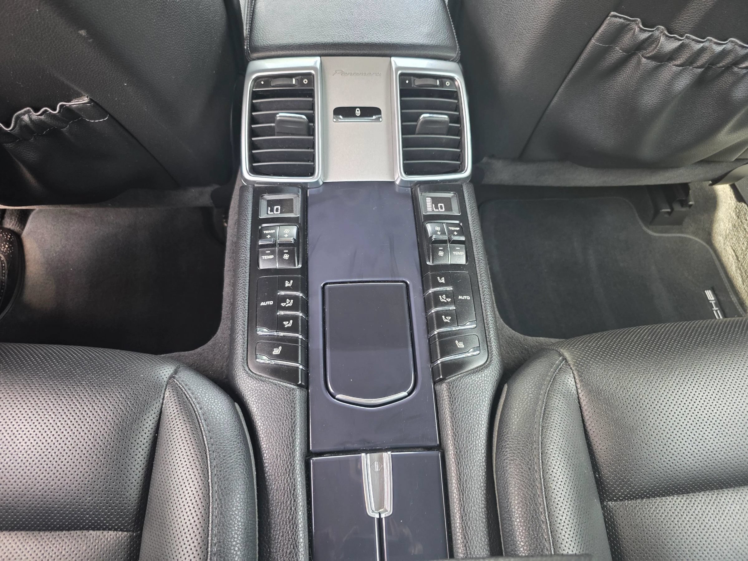 Used 2015 Porsche Panamera 4 AWD/4WD image 24