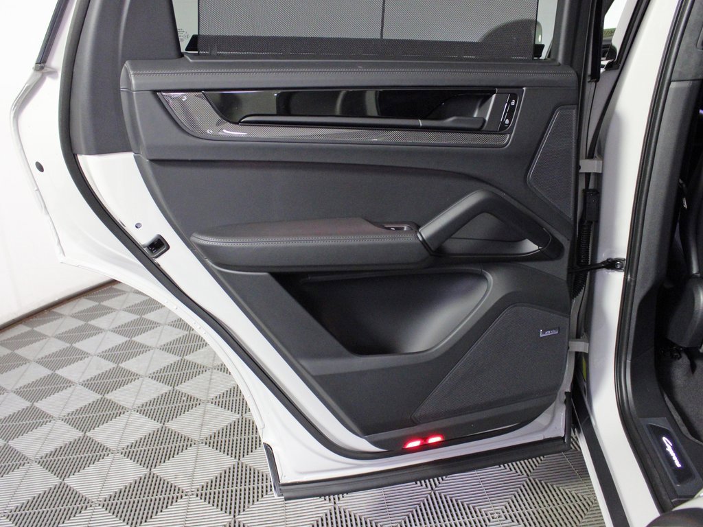 New 2026 Porsche Cayenne GTS image 33
