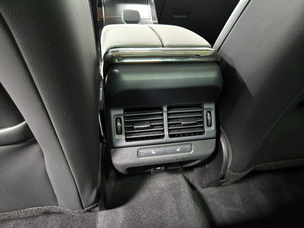 Used 2025 Land Rover Range Rover Evoque Dynamic SE AWD/4WD image 36