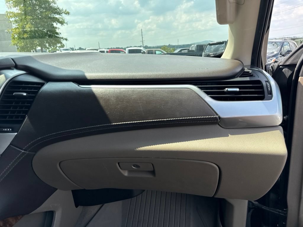 Used 2020 Chevrolet Suburban Premier RWD image 18