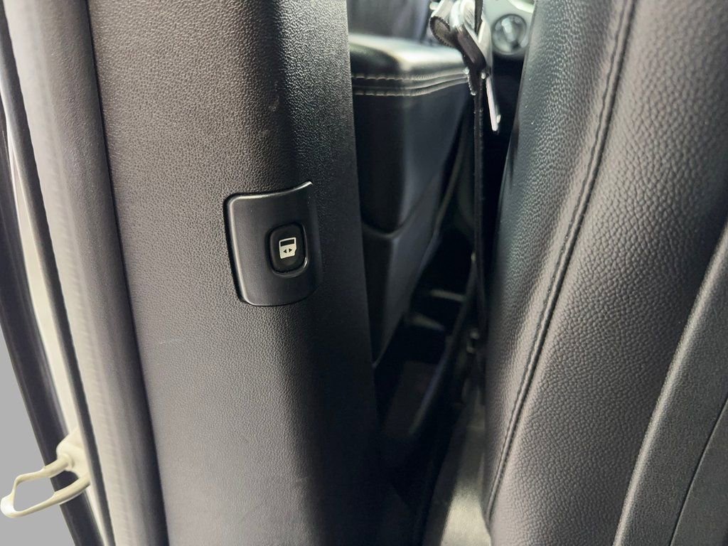 Used 2018 Dodge Grand Caravan SXT w/ Blacktop Package image 39