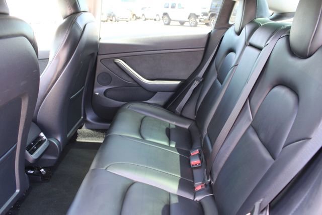 Used 2022 Tesla Model 3 Long Range AWD/4WD image 29