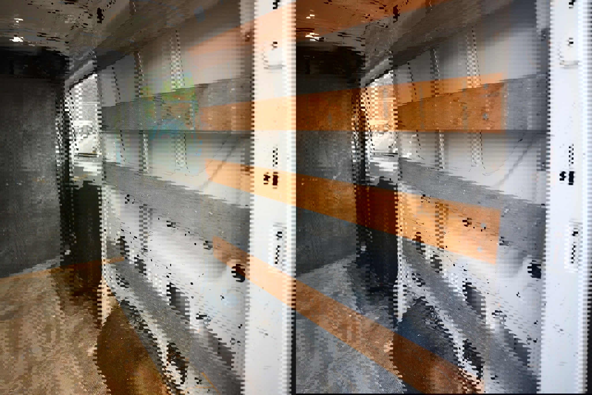 Used 2018 Ford Transit 250 130 Low Roof w/ Exterior Upgrade Package image 26