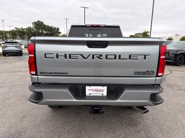 New 2026 Chevrolet Silverado 2500 High Country w/ LPO, Dark Essentials Package AWD/4WD image 4