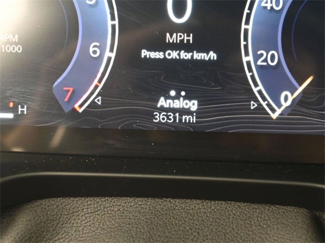 Used 2025 Jeep Grand Cherokee Limited w/ Luxury Tech Group II image 18