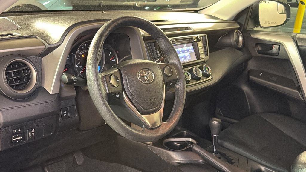 Used 2016 Toyota RAV4 LE AWD/4WD image 20