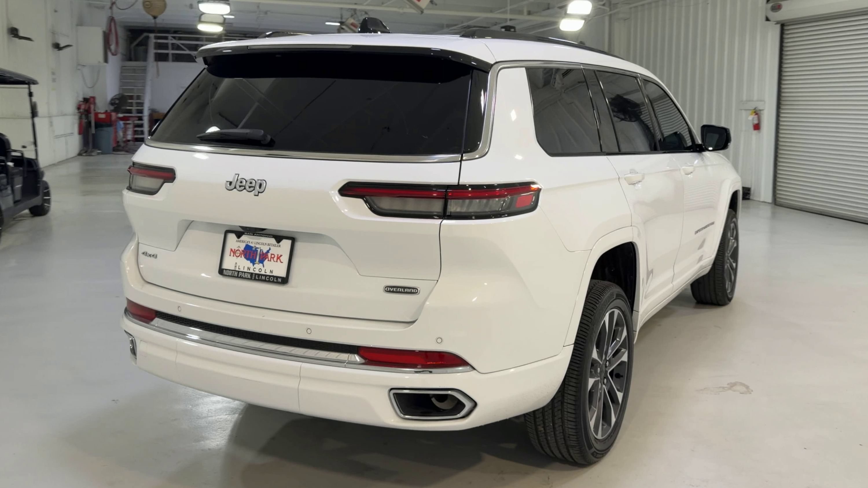 Used 2025 Jeep Grand Cherokee L Overland AWD/4WD image 9