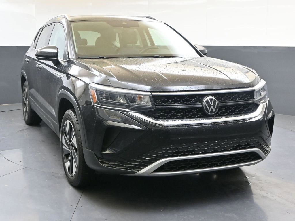 Certified 2024 Volkswagen Taos SE image 8