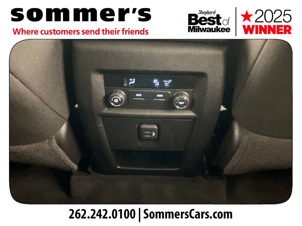 Used 2019 Chevrolet Traverse LT w/ LPO, Black Accent Package image 22