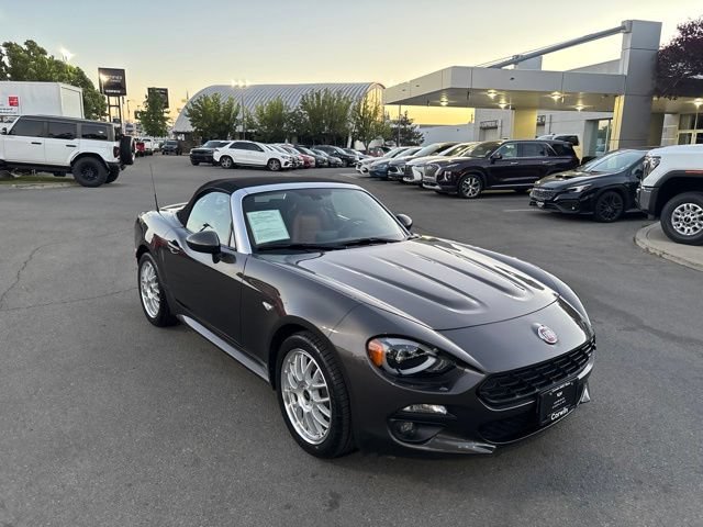 Used 2017 FIAT 124 Spider Lusso RWD image 4